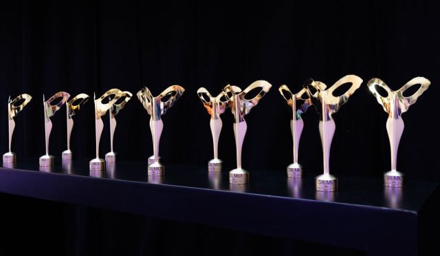 Trophées des SILMO d'Or, combinaison entre une silhouette aillée et une paire de lunettes
